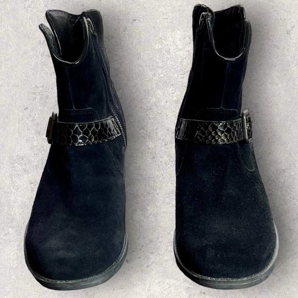 UGG MILNOR Black Suede Snake Strap Ankle Boots with Zipper Size 8 NEW - Picture 7 of 12